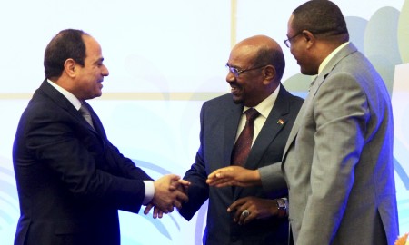 Egypt’s President Abdel Fattah al-Sisi, left, with his Sudanese counterpart, Omar Hassan al-Bashir, centre, and the Ethiopian Prime Minister Hailemariam Desalegn