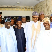 President Muhammadu Buhari (2nd right); Vice President Yemi Osinbajo (3rd right); National Leaders, All Progressives Congress (APC), Chief Bisi Akande (right); Asiwaju Bola Tinubu (left) and other APC Chieftains.